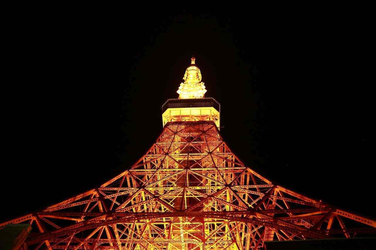 eiffel tower at night